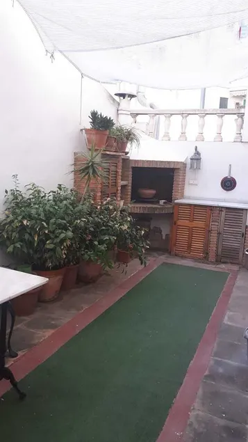 Twin Room in Valencia With Private Bathroom and Large Terrace for Pets - Image 1