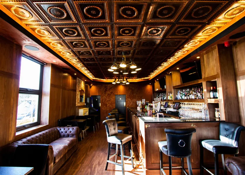 The Hadley Hotel - Image 1