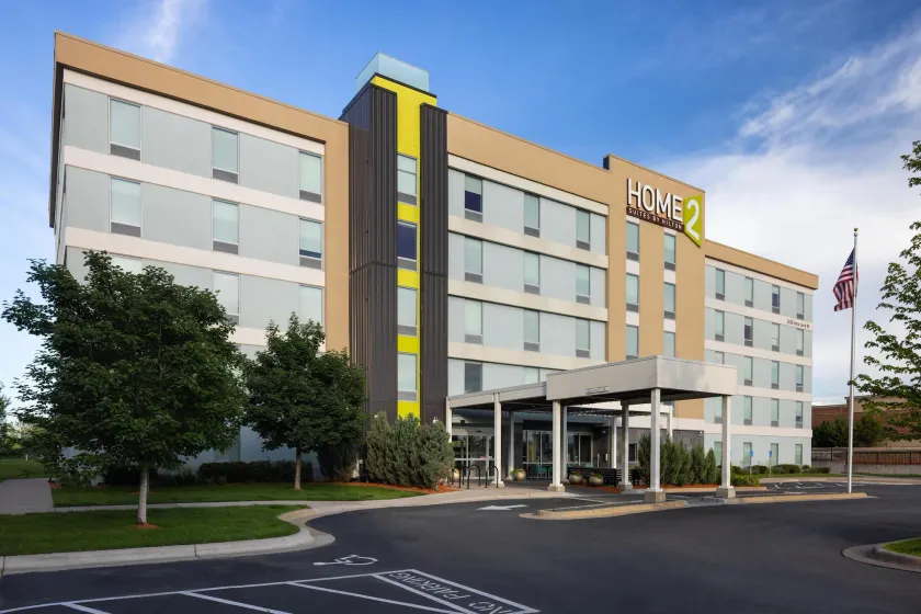 Home2 Suites by Hilton Roseville Minneapolis - Image 1