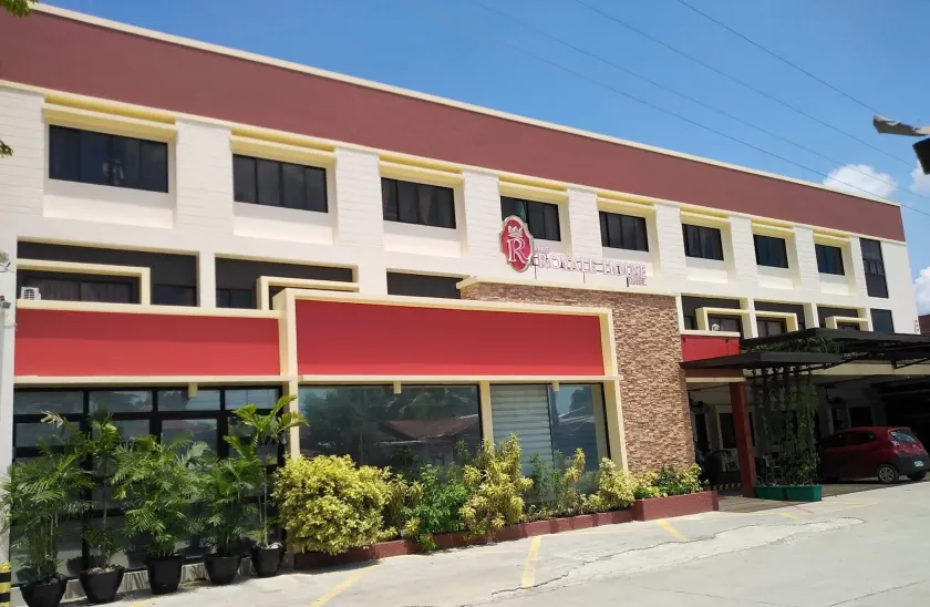 Royale House Hotel Davao powered by Cocotel - Image 1