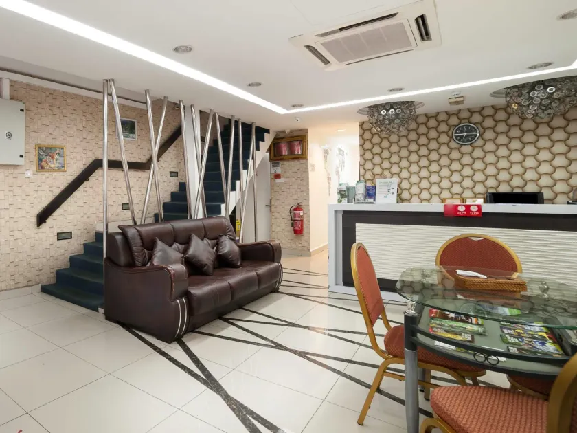 Lacomme Inn - Lobby