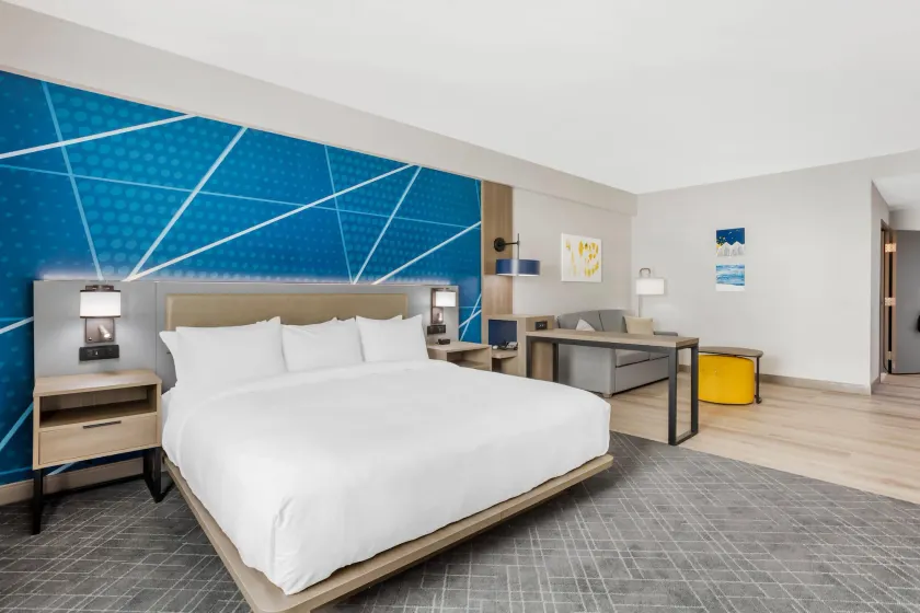 Comfort Suites Central Valley - Woodbury - Image 1