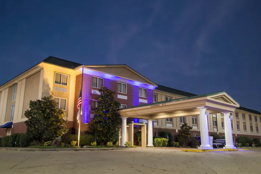 Holiday Inn Express Hotel & Suites Oxford by IHG - Image 1