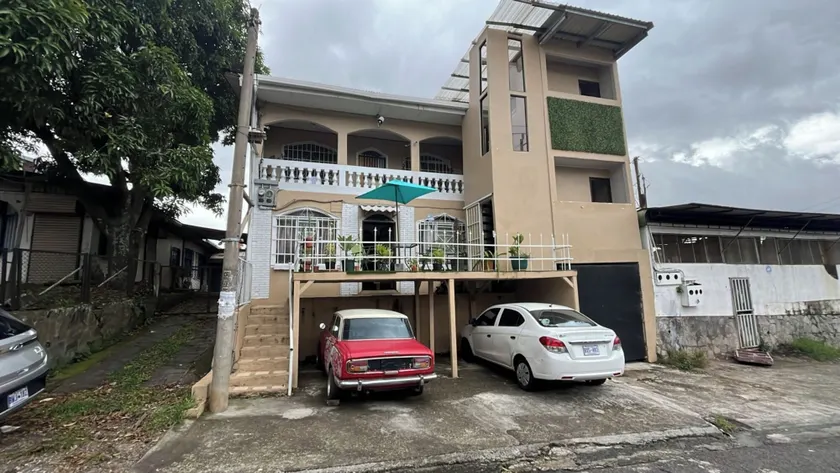 Rivera Family Airport Apartments - Image 1