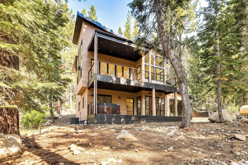 4 Mi to Soda Springs Resort: Hot Tub Hideaway! - Image 1