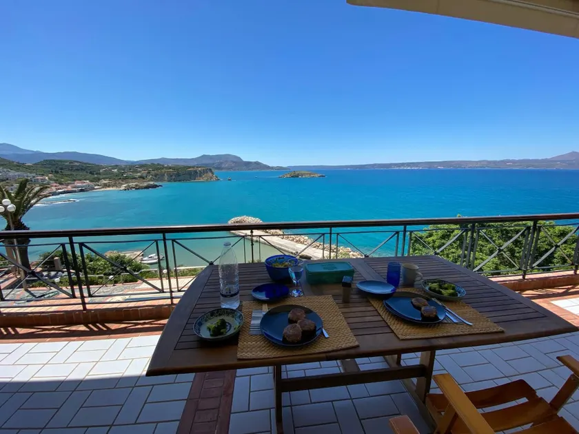Luxury Seaview Apartment, 1min Walk From Beach! - Image 1
