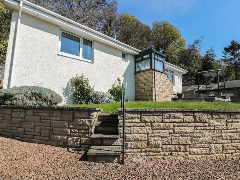 Crown Cottage - Image 1