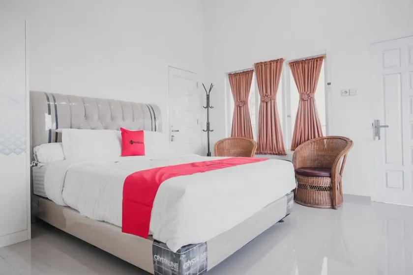 RedDoorz Syariah near Arafah Hospital Jambi - Image 1
