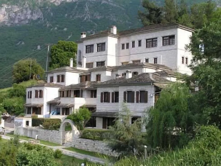 Hotel Taxiarches - Image 1