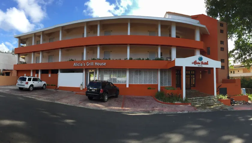 Hotel Alicia Beach - Image 1