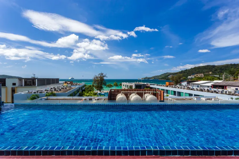7Q Patong Beach Hotel - Image 1