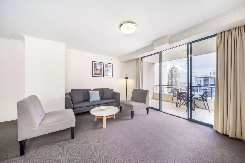 Oaks Sydney Castlereagh Suites - Image 1