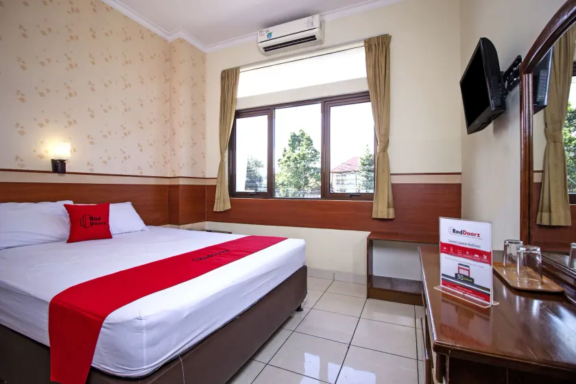 RedDoorz Plus @ Wastu Kencana - Image 1