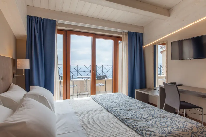 La Grotta Hotel - Image 1