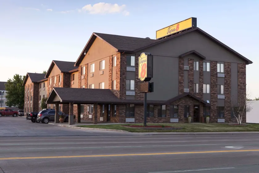 Super 8 by Wyndham Sioux Falls/41st Street - Image 1