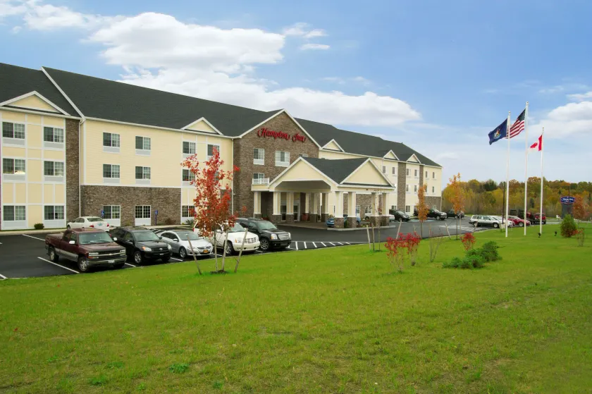 Hampton Inn Bangor - Image 1