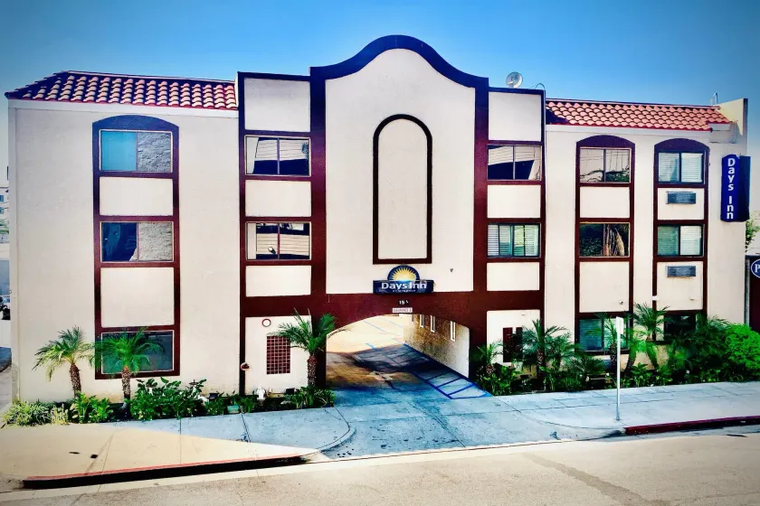 Days Inn by Wyndham Alhambra CA - Image 1