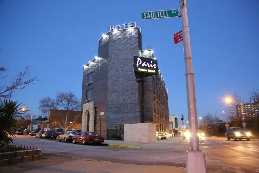 Paris Suites Hotel - Image 1