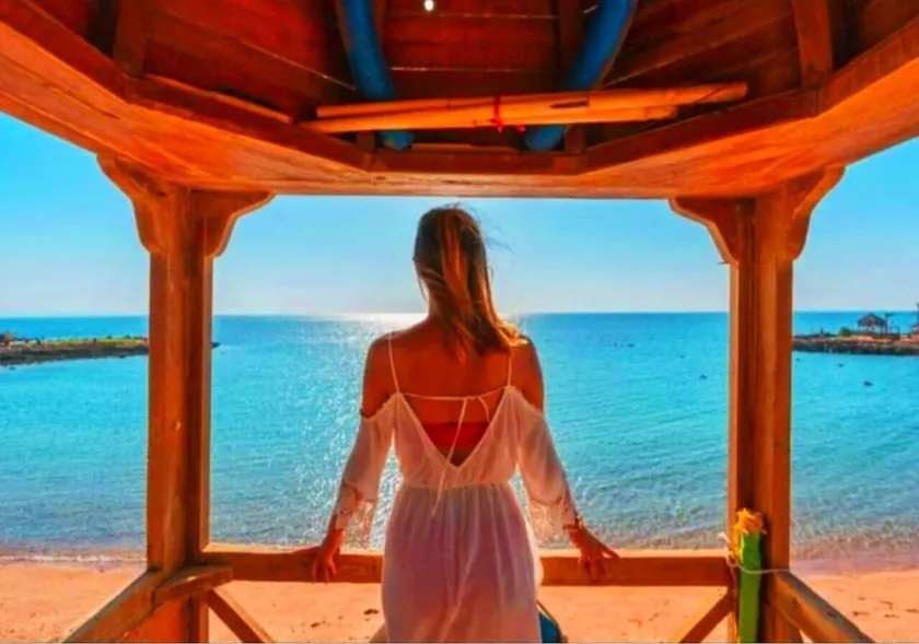 Davinci Beach Hotel - Image 1