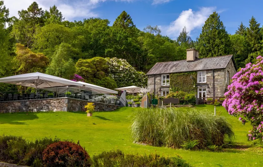 Aberdunant Hall, Snowdonia - Image 1