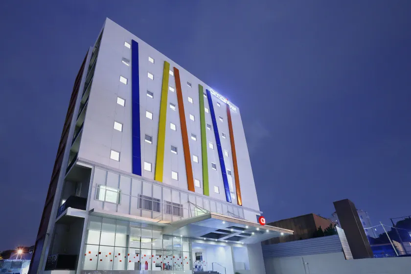 Amaris Hotel Tebet - Image 1