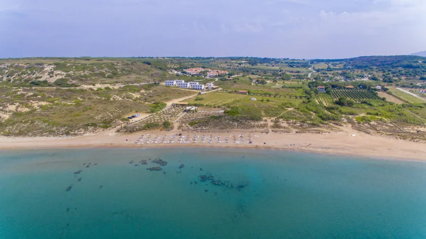 Sukha Inn Otel & Beach - Image 1