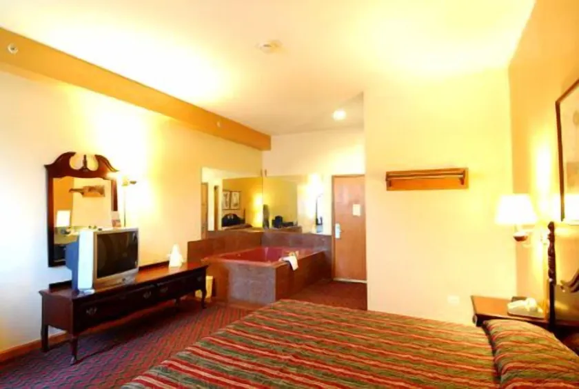Executive Inn and Suites - Image 1