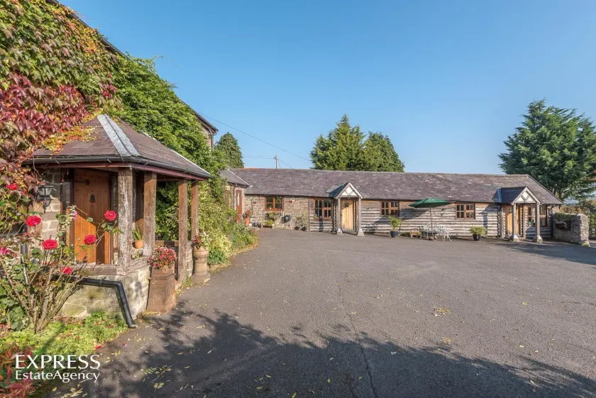 Highgrove Barns - Image 1