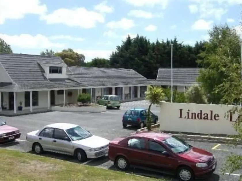 Kapiti Lindale Motel and Conference Centre - Image 1