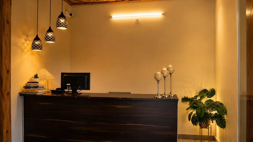 Gauri Hayat Corbett Retreat - Lobby