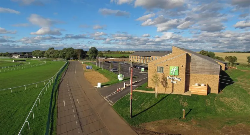 Holiday Inn Huntingdon Racecourse by IHG - Image 1