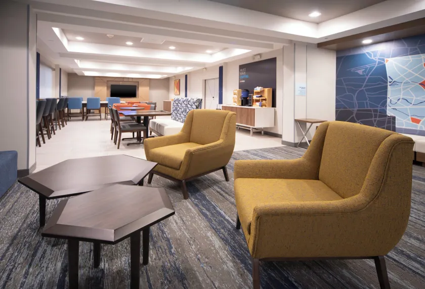 Holiday Inn Express Suites Little Rock West by IHG - Lobby sitting area