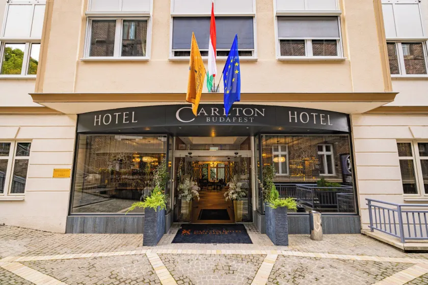 Carlton Hotel Buda Castle - Image 1