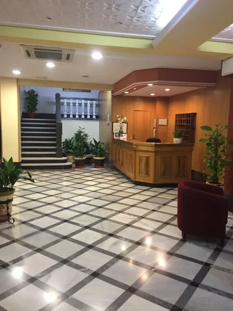 Hotel Central - Image 1