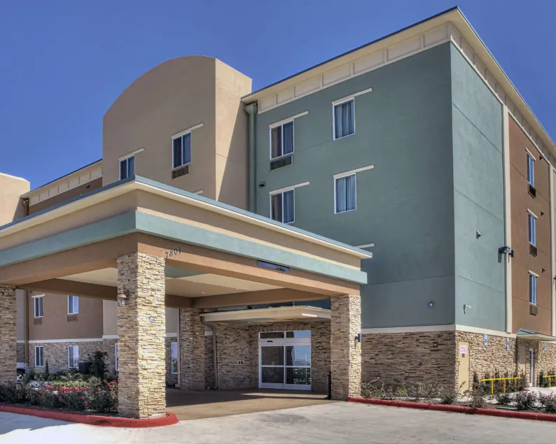 Comfort Inn & Suites Fort Worth West I-30 NAS JRB - Image 1