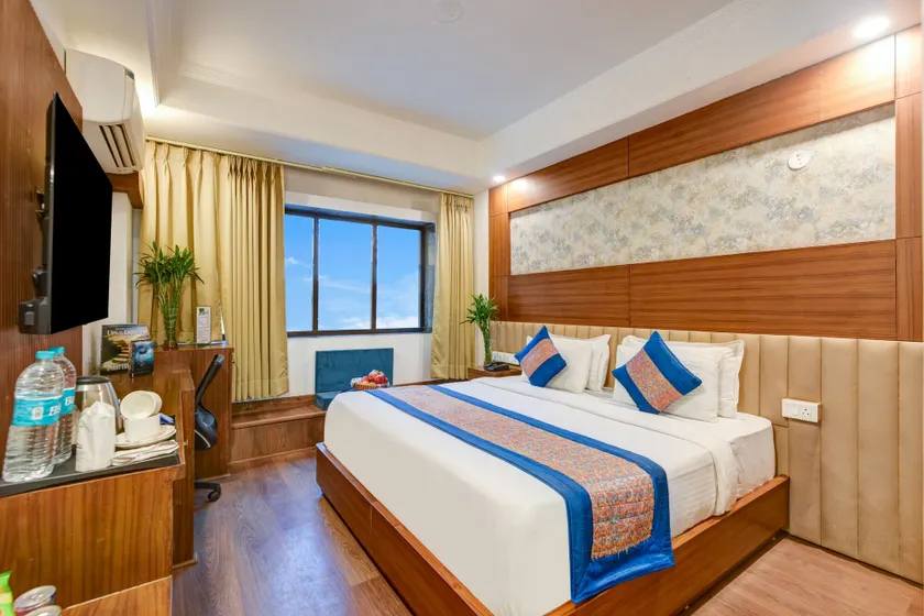 Airport Hotel Grand - Image 1