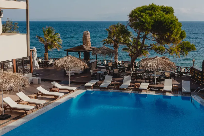 Mati Hotel - Image 1