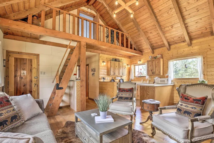 Walk to Grand Lake: Historic Dtwn Cabin! - Intérieur