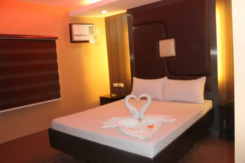 El Vistra Travellers Inn & Coffee Shop - Image 1