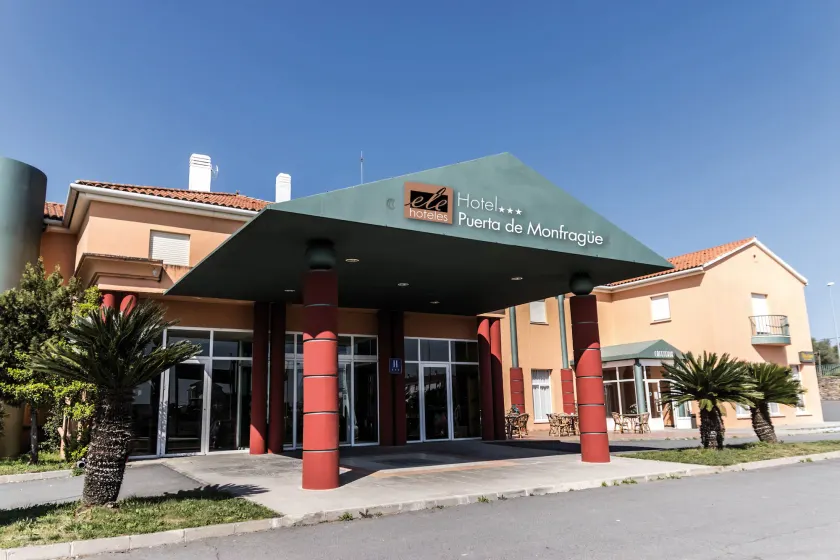 Hotel ELE Puerta de Monfragüe - Image 1