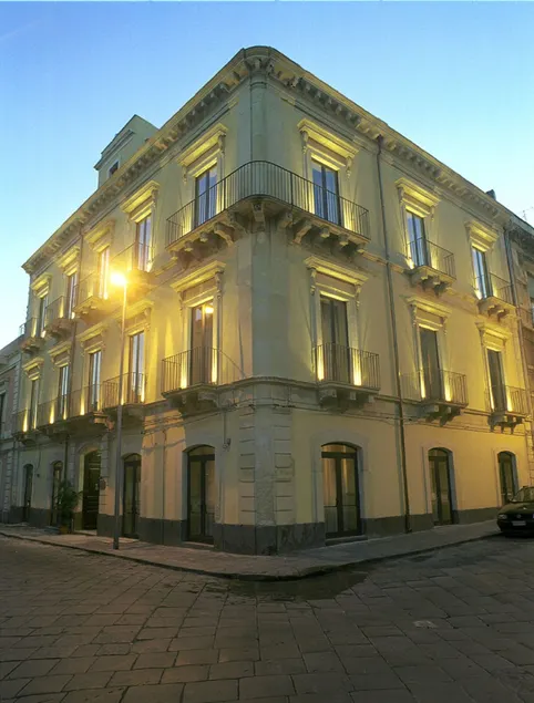 Hotel La Ville - Image 1