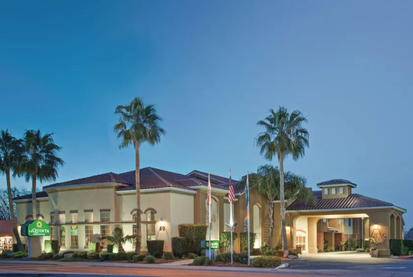 La Quinta by Wyndham Los Banos - Image 1