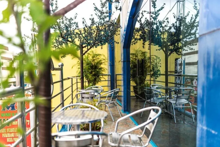 Peach Tree Lodge - Image 1