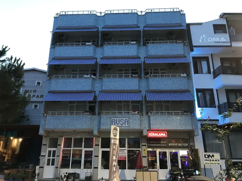 Joey Motel - Image 1