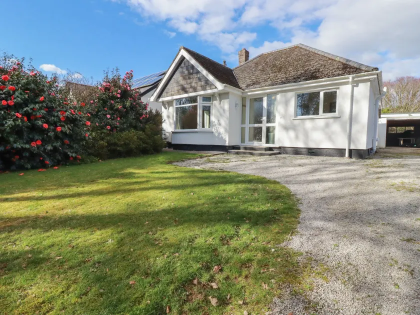 5 Carlyon Road - Image 1