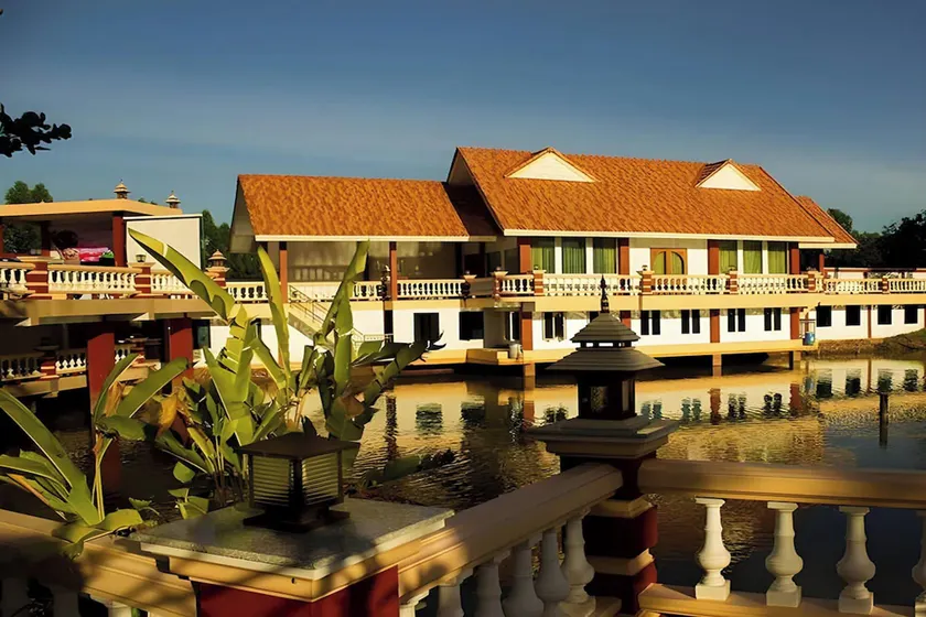 Naya Park View Hotel - Image 1