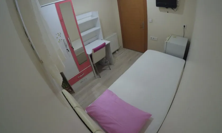 Only Females - Bakirkoy Ladies Hostel - Room