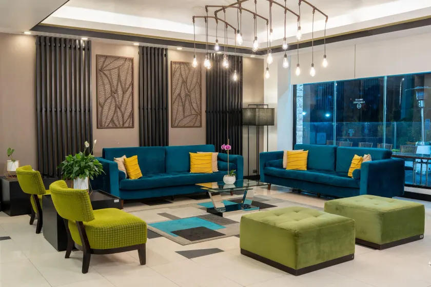 Howard Johnson Hotel - Quito La Carolina - Image 1