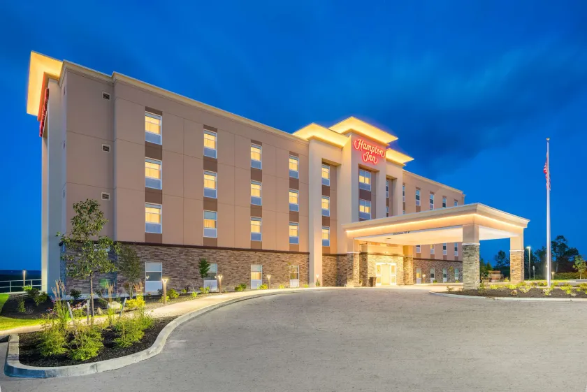 Hampton Inn Oxford - Image 1