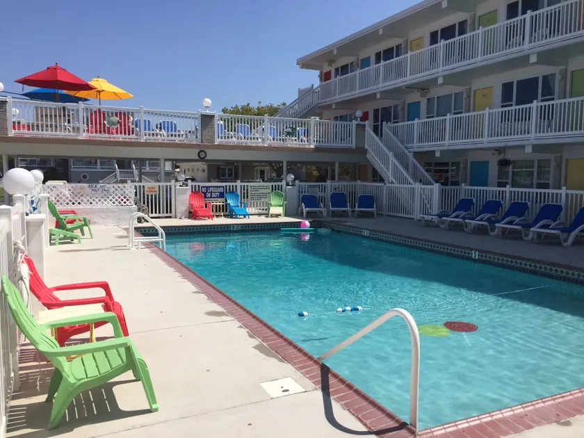 Lollipop Motel - Image 1